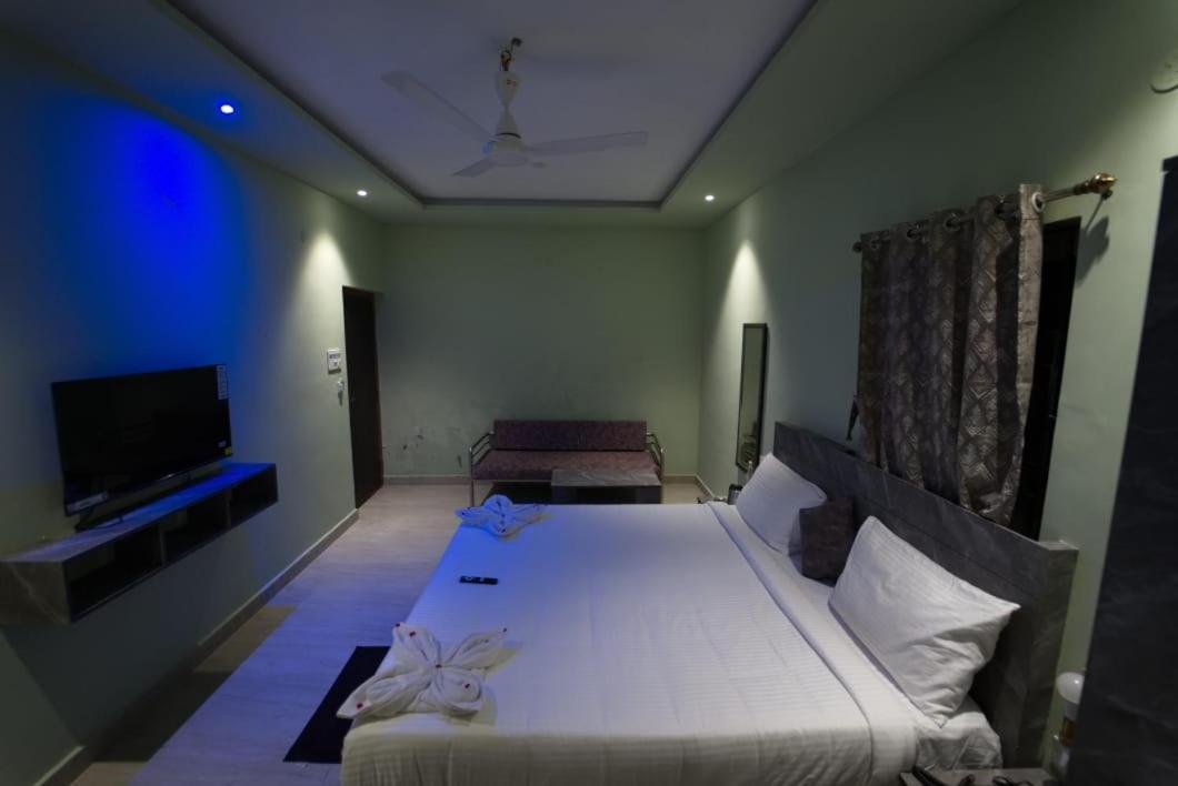Hotel Peppers Йеркод Экстерьер фото