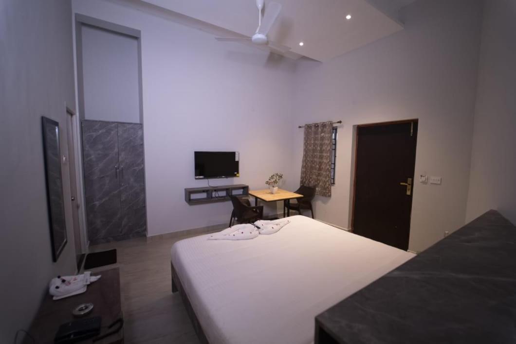 Hotel Peppers Йеркод Экстерьер фото